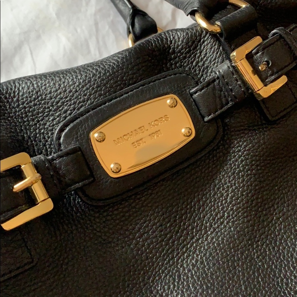 Almost new Michael Kors bag/purse!!